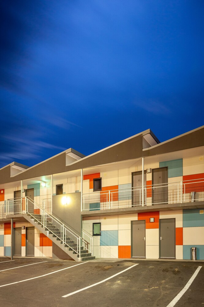 Kingston Hotel