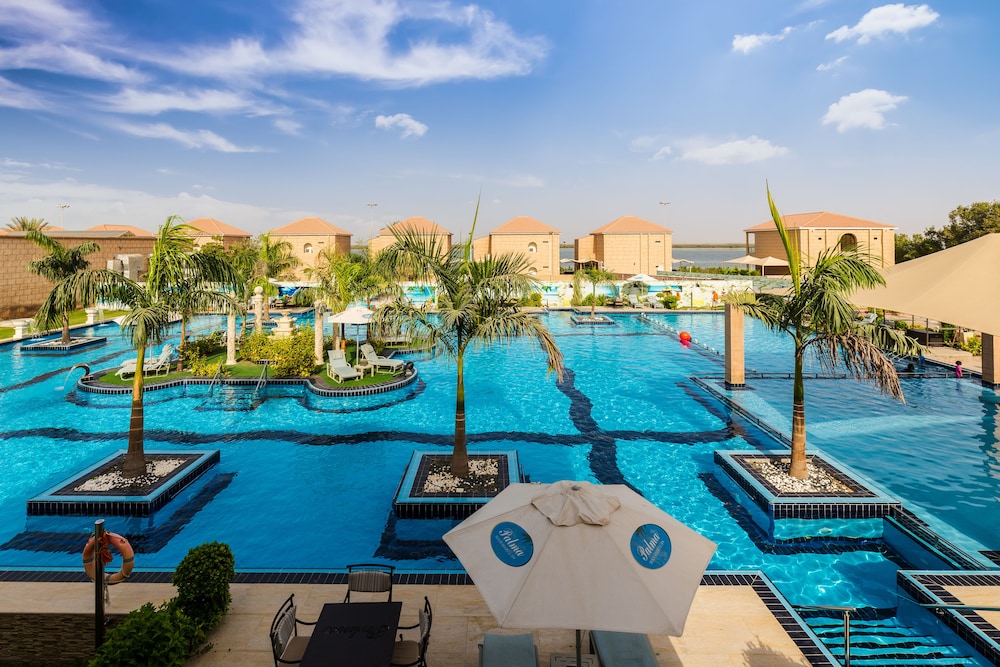 Palma Beach Resort And Spa In Dubai Expedia