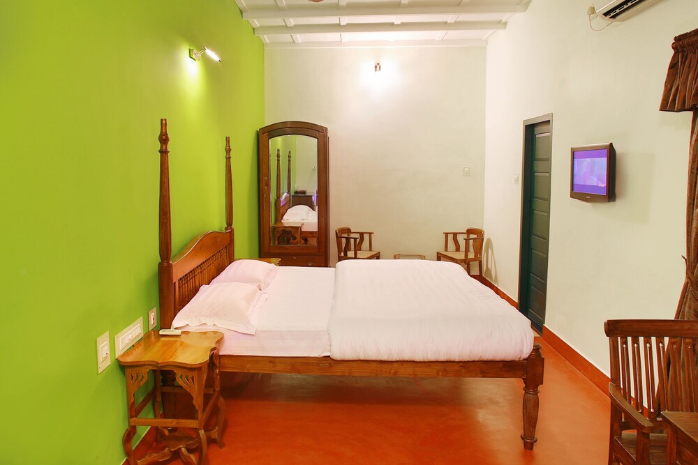 Elphinstone Residency In Kochi India Expedia - 