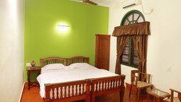 Elphinstone Residency In Kochi India Expedia - 
