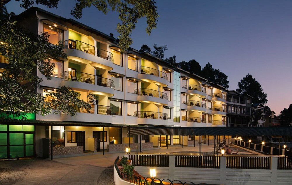 Sterling Nainital in Haldwāni, India