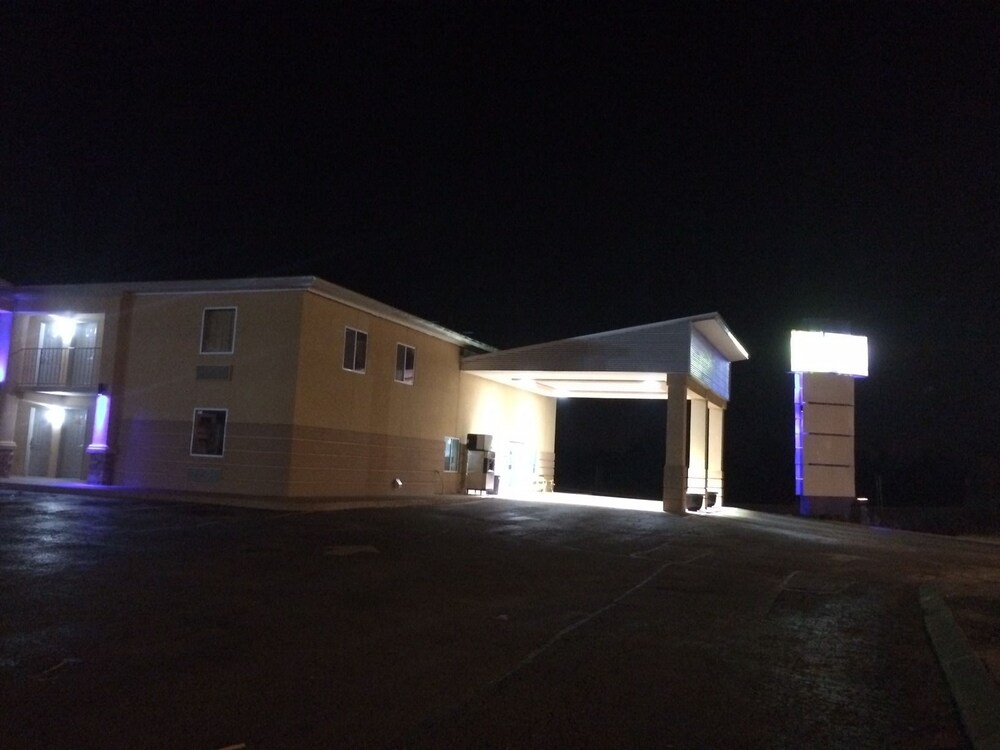 Lotus Inn and Suites in Nashville Best Rates & Deals on Orbitz