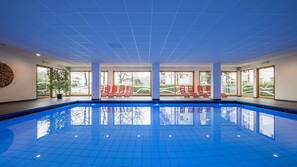 Innenpool, Liegestühle