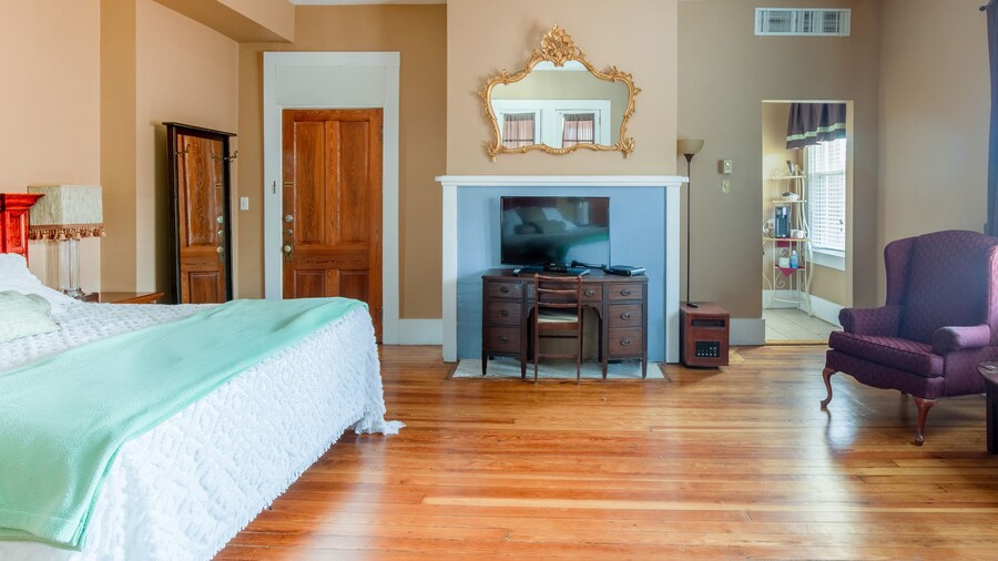 The Belmont Inn by OYO