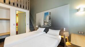 Premium bedding, desk, soundproofing, free WiFi