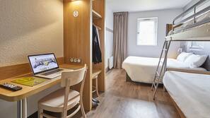 Premium bedding, desk, soundproofing, free WiFi