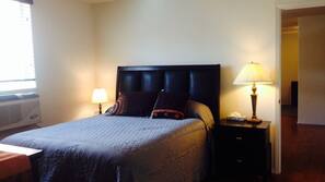 In-room safe, desk, iron/ironing board, free WiFi