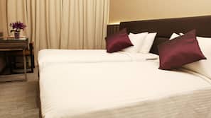 1 bedroom, premium bedding, in-room safe, desk