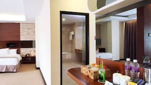 Minibar, in-room safe, desk, iron/ironing board