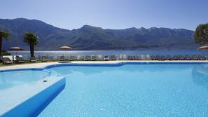 Indoor pool, outdoor pool