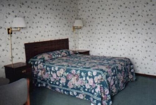 Great Place to stay Indianhead Motel near Chippewa Falls