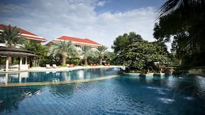 Outdoor pool, open 7:00 AM to 8:00 PM, pool umbrellas, sun loungers