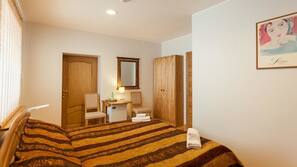 Minibar, desk, cribs/infant beds, rollaway beds