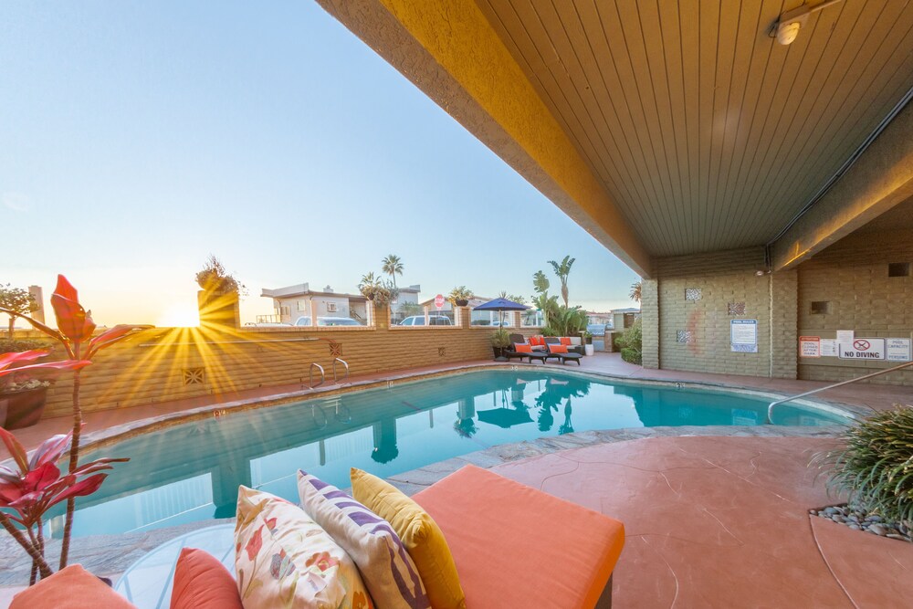 Beachwalk Villas in Carlsbad | Best Rates u0026 Deals on Orbitz