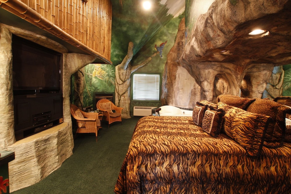 Black Swan Inn 2018 Room Prices 119 Deals Reviews Expedia Fountain Featured Image