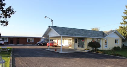 Colonial Motel