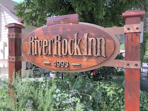 Great Place to stay River Rock Inn near Mariposa 