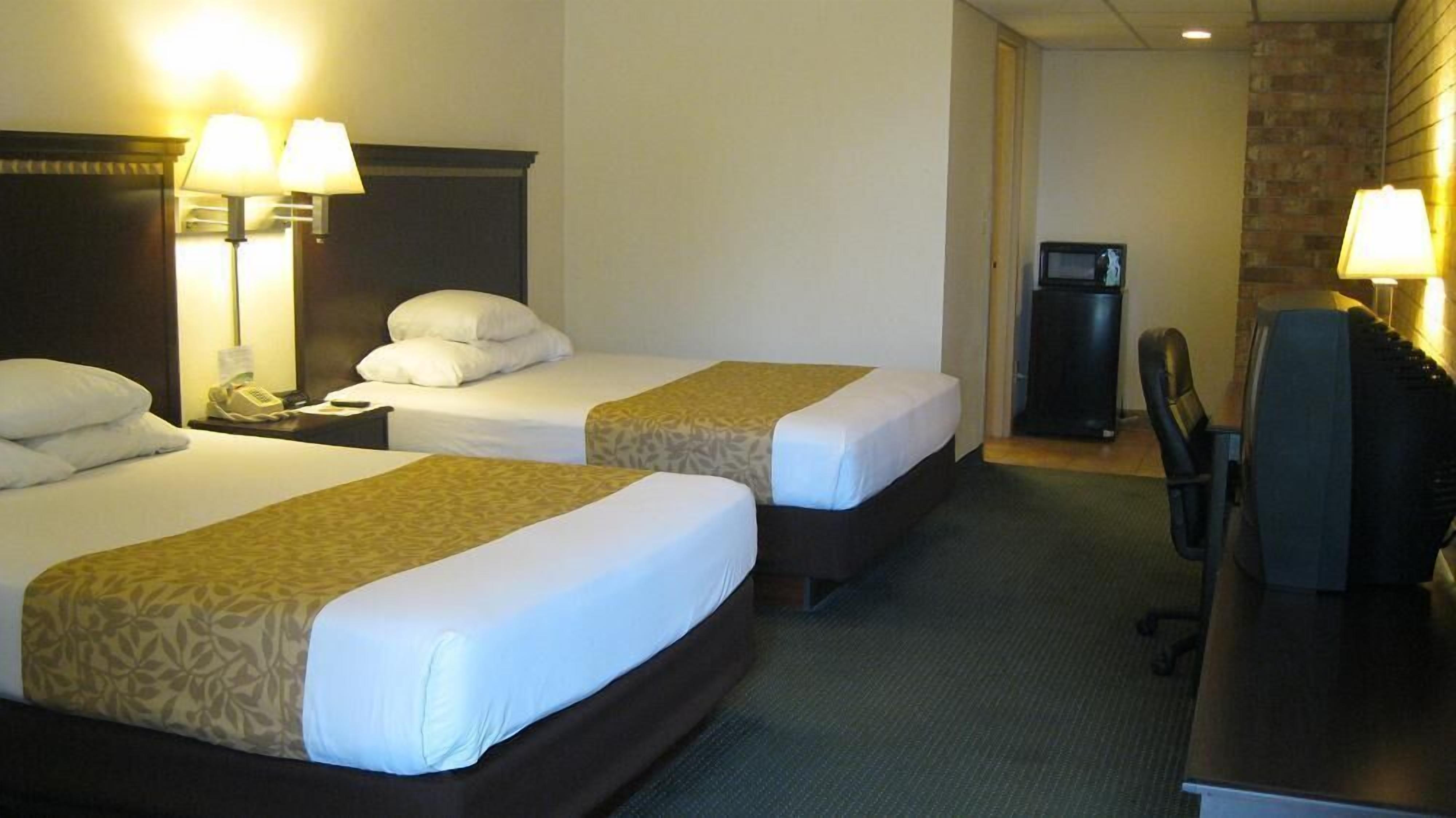 Echo Hotel & Conference Center in Edinburg, United States