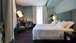 Premium bedding, down duvet, free minibar, in-room safe