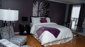 1 bedroom, individually decorated, individually furnished, desk