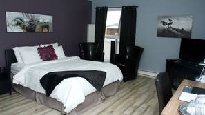 1 bedroom, individually decorated, individually furnished, desk