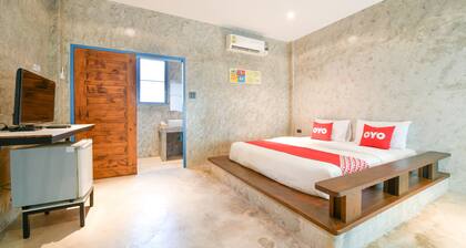 OYO 595 Mac Garden Resort