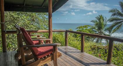 La Leona Eco Lodge