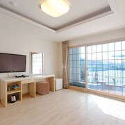 The Best Hotels Closest to Yi Sun-Sin Park in Tongyeong for 2023 ...