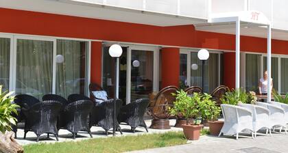 Hotel Tritone