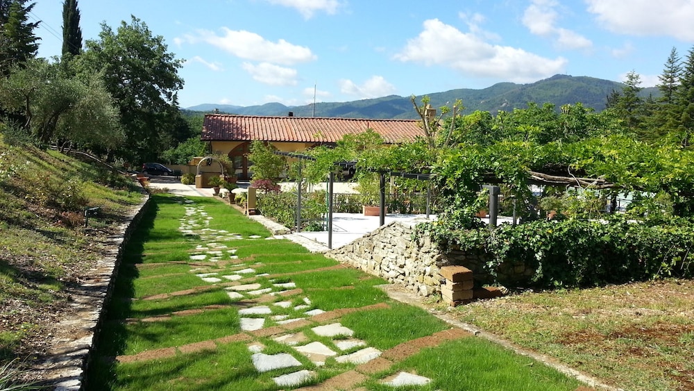 Villa Gaudia In Rignano Sullarno Hotel Rates Reviews On