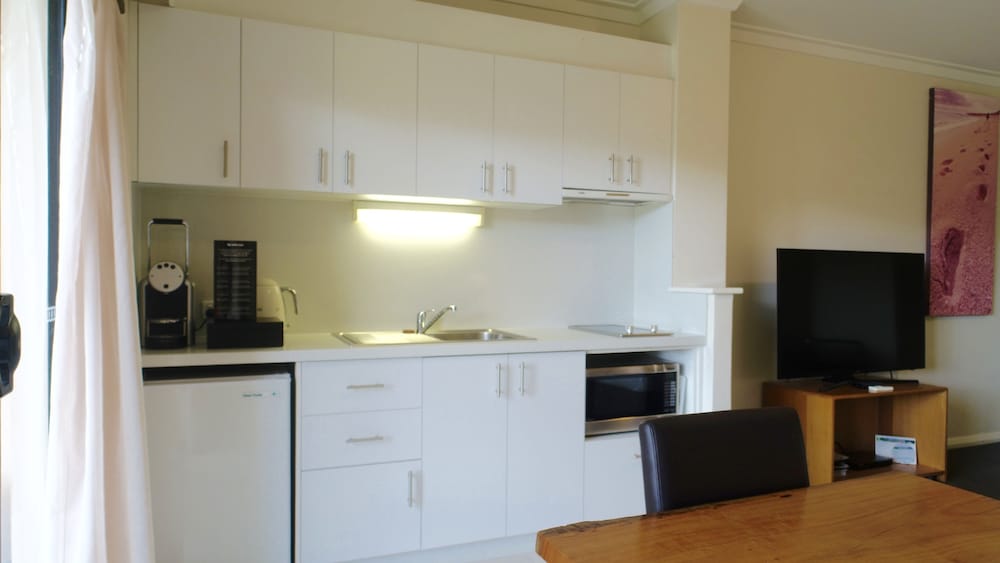 Private kitchenette, Margaret River Beach Apartments