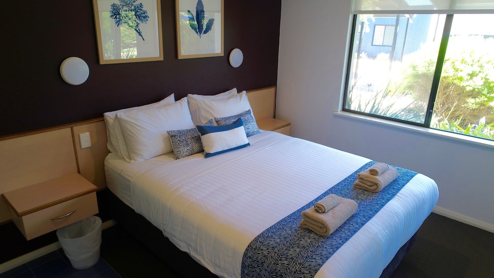 Room, Margaret River Beach Apartments