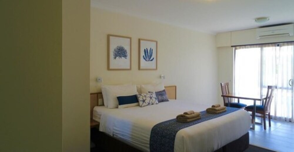 Room, Margaret River Beach Apartments