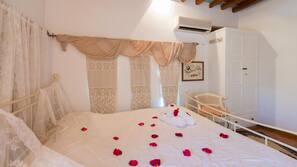 1 bedroom, premium bedding, in-room safe, free cribs/infant beds