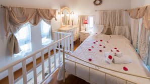 1 bedroom, premium bedding, in-room safe, free cribs/infant beds