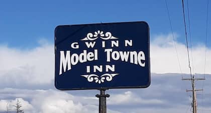 Model Towne Inn