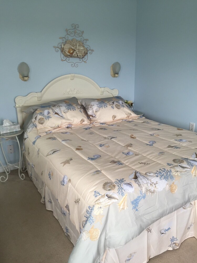 Moonlight Beach Suites In East Lawrencetown Expedia