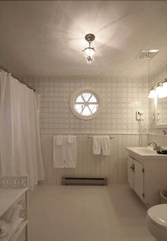 Moseley Cottage Inn Town Motel In Bar Harbor Cheap Hotel Deals