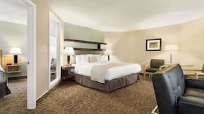 Desk, iron/ironing board, rollaway beds, free WiFi