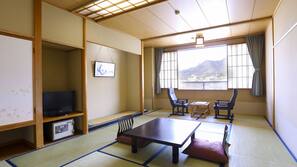 In-room safe, free WiFi, wheelchair access