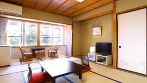 In-room safe, free WiFi, wheelchair access