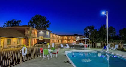 AArya Hotel By Niagara Fashion Outlets