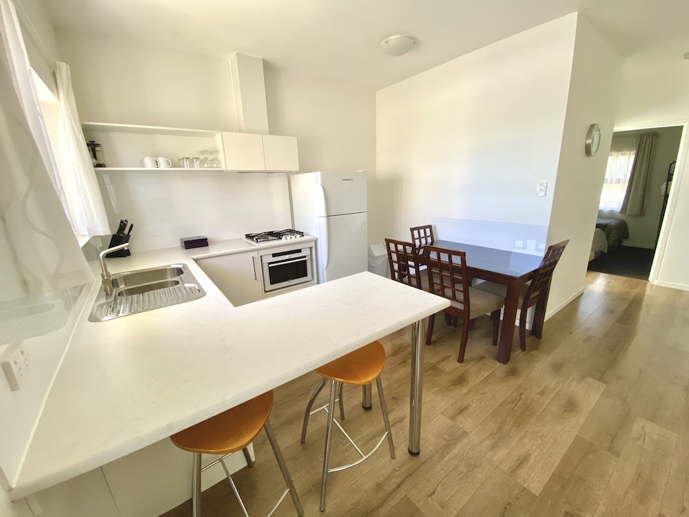 Private kitchen, Atlantic West Beach Apartments