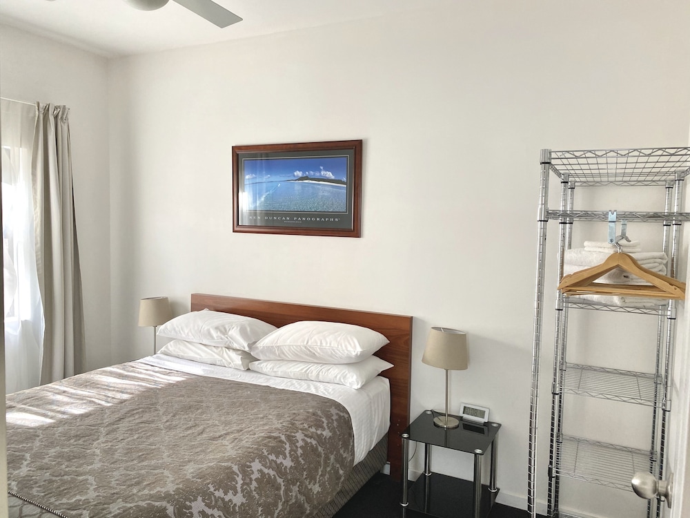 Room, Atlantic West Beach Apartments