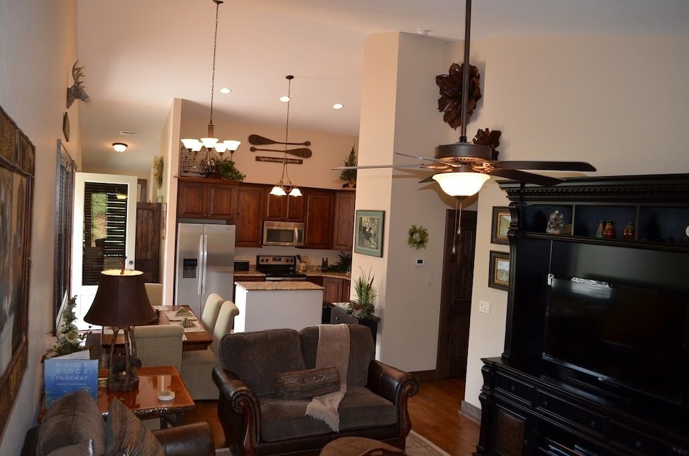 Sundrops on Caney Fork in Cullowhee Best Rates & Deals on Orbitz