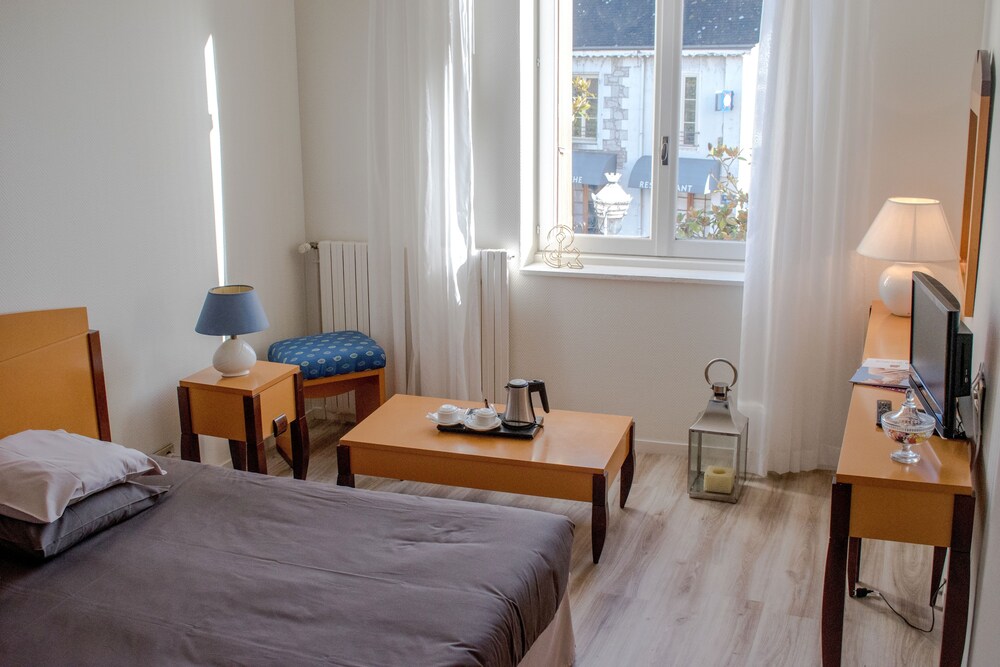 Hotel Saint Roch Deals Reviews La Roche Posay Fra Wotif