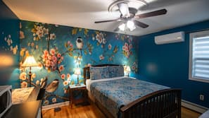Individually decorated, desk, iron/ironing board, free WiFi
