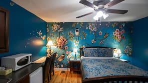 Individually decorated, desk, iron/ironing board, free WiFi