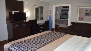 Iron/ironing board, free WiFi, linens