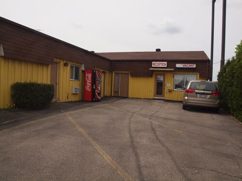 Check Expedia for Availability of Motel Beloeil